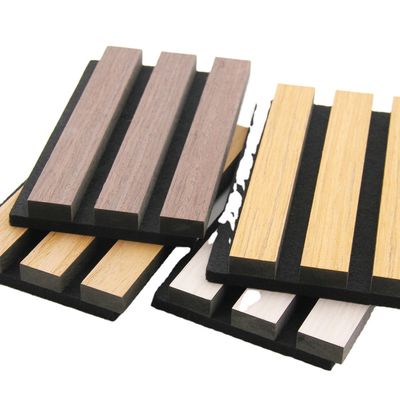 Giá tốt Eco-Friendly Akupanel Acoustic Slat Wall Panel with 550kg/m3 ~ 880kg/m3 Density and 21mm Thickness for Modern Living Room Soundproofing trực tuyến